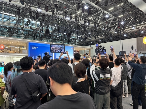大战：卷价格卷智驾卷老板冰球突破平台广州车展流量(图2)