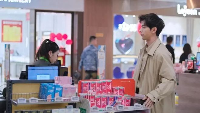 却破 2000 亿:年轻人不谈恋爱了?冰球突破游戏网站避孕套卖不动了情趣用品(图4) 却破 2000 亿:年轻人不谈恋爱了?冰球突破游戏网站避孕套卖不动了情趣用品(图4)